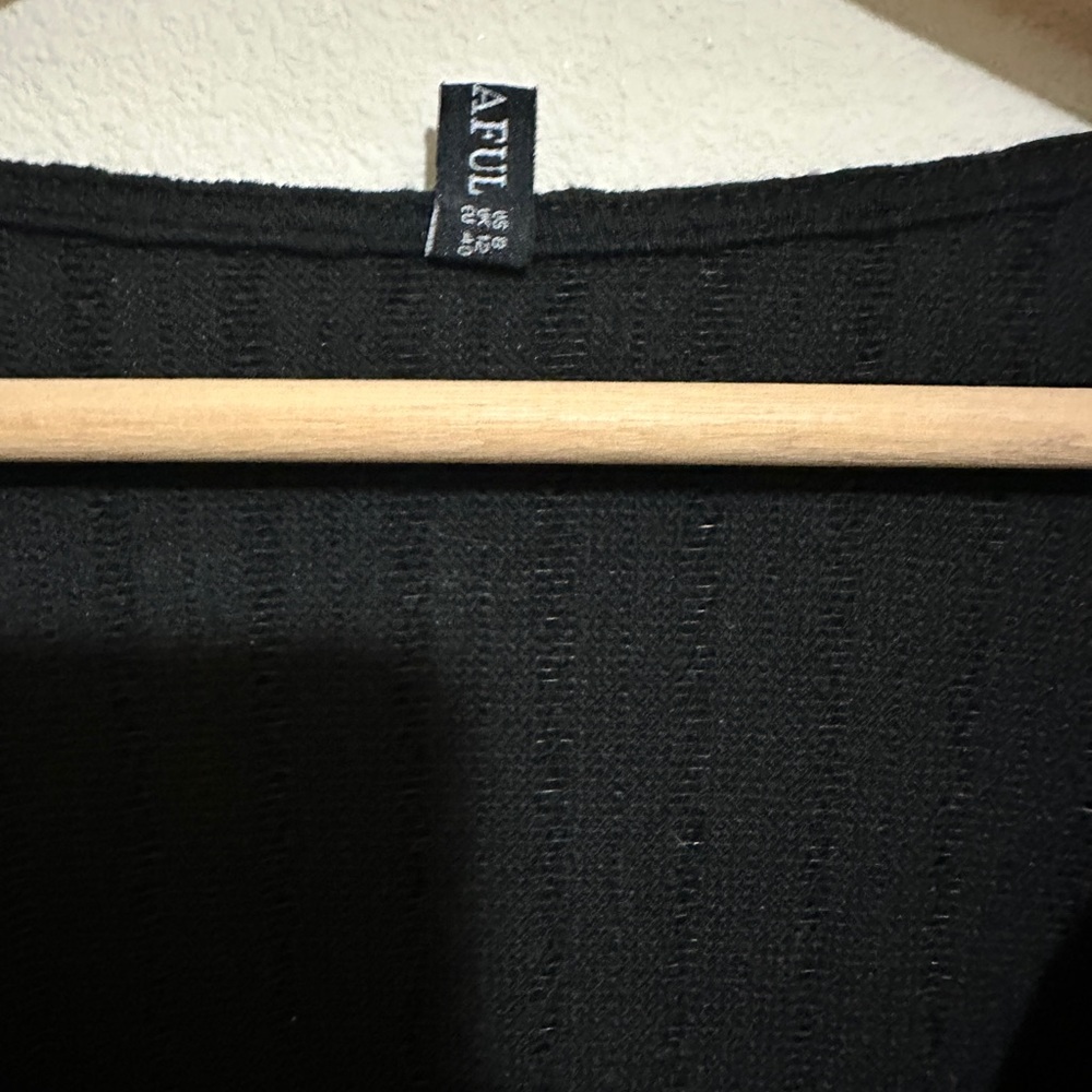 ♻️ Zaful Black Wrap Blouse - Picture 3 of 6